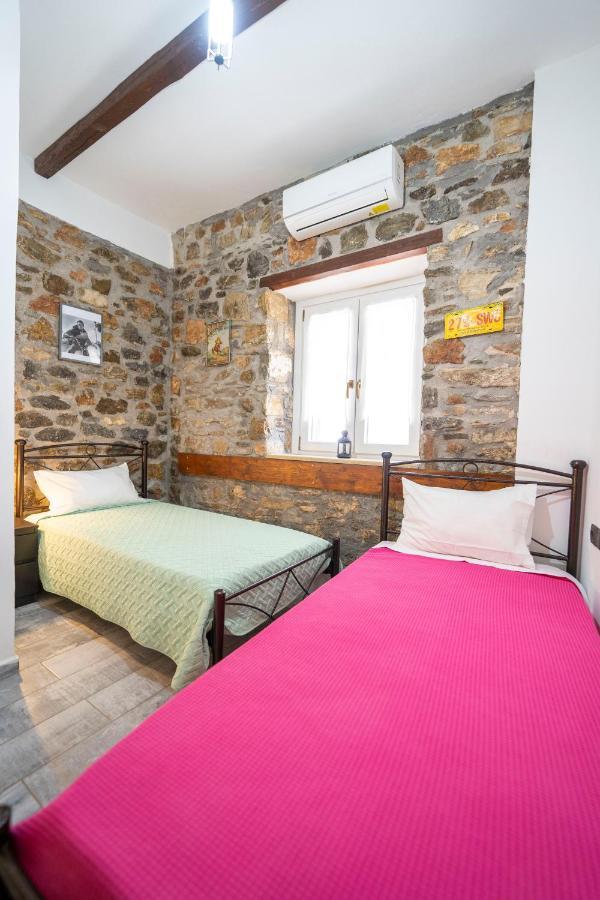 Flora'S Beach And Pool Villa In Syros Liaropa ภายนอก รูปภาพ