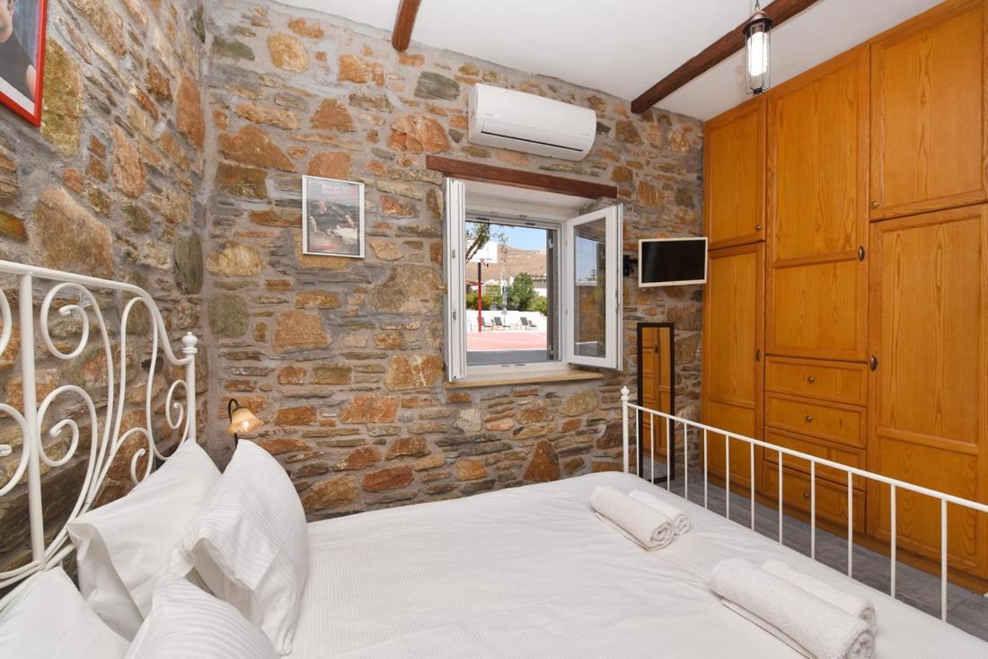 Flora'S Beach And Pool Villa In Syros Liaropa ภายนอก รูปภาพ