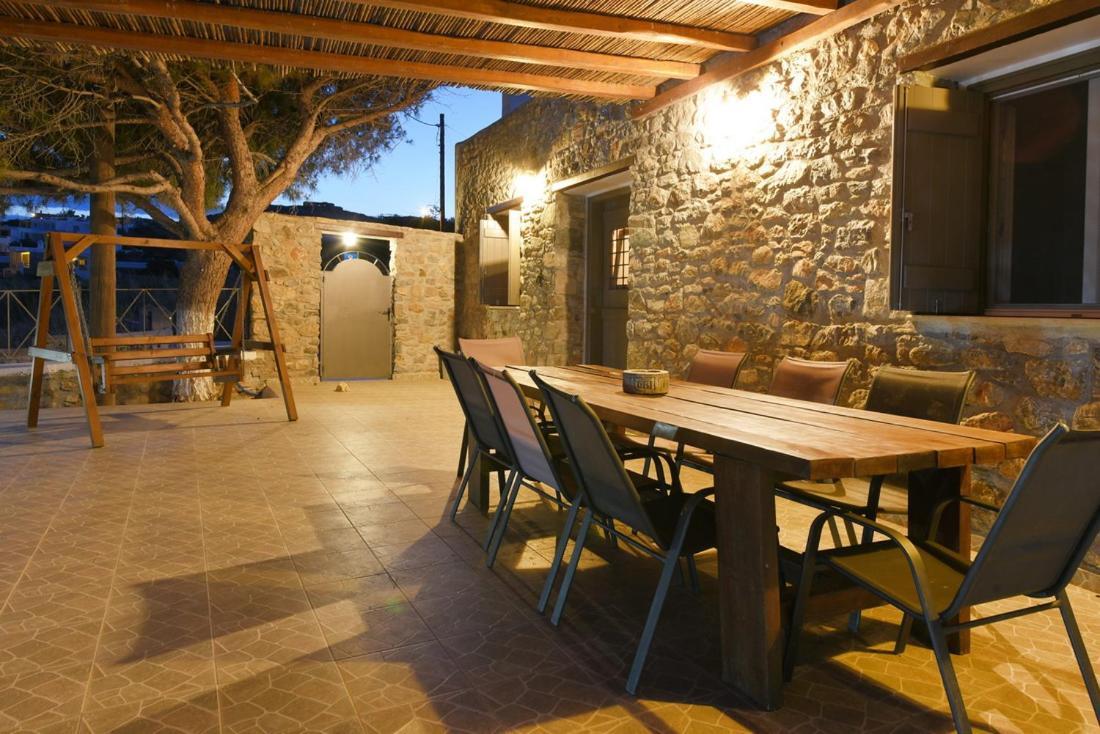 Flora'S Beach And Pool Villa In Syros Liaropa ภายนอก รูปภาพ